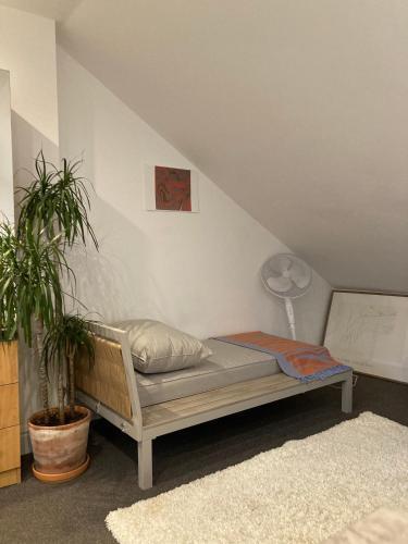 Lovely 1-Bed Studio in Walthamstow London - Tap to explore photos