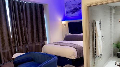 The Lux Ville, Stunning 6 Bedroom Home in London