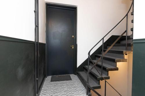 Two Luxury 2 Bedroom Duplex Apartments Holborn London - Tap to explore photos