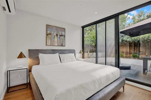 Canopy - Boutique Elwood Luxury with parking