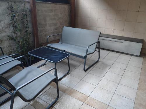 Deluxe Room with Private Kitchen and Garden - Close to Metro C - Tap to explore photos