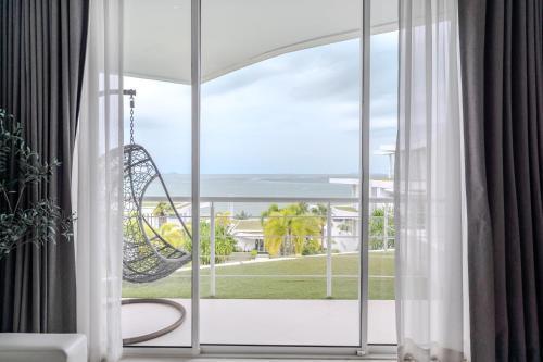 Pure Sunset Beach - Ocean View Room, Pattaya - Tap to explore photos