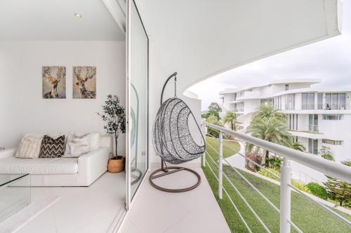 Pure Sunset Beach - Ocean View Room, Pattaya Room Type - Studio with Ocean View