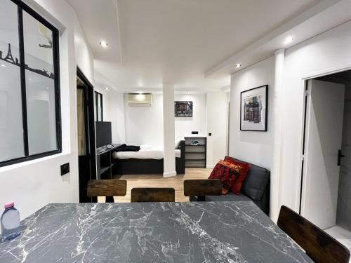 Urban Flat 173 - Charming Flat Atelier Gaite Montparnasse - Tap to explore photos