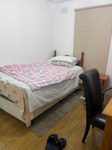 Springvale Single Room for Rent - Tap to explore photos