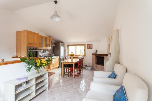 Casetta nel bosco di Valeria e Davide Room Type - One-Bedroom House