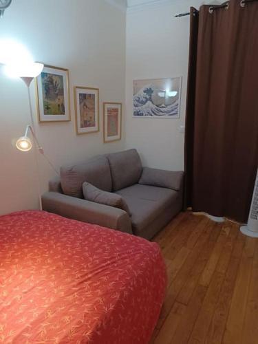 Lovely apartment living room and bedroom near Eiffel Tower UNESCO - Tap to explore photos