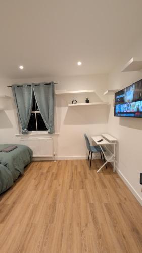Notting Hill London 3 bedroom - Tap to explore photos