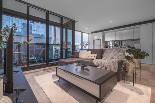 Manhattan Stadium View 3BR2BA Free parking - Tap to explore photos