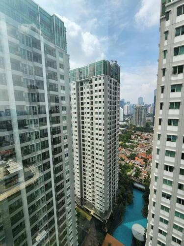 Scandi style flat in Central Jakarta, Gym & Pool