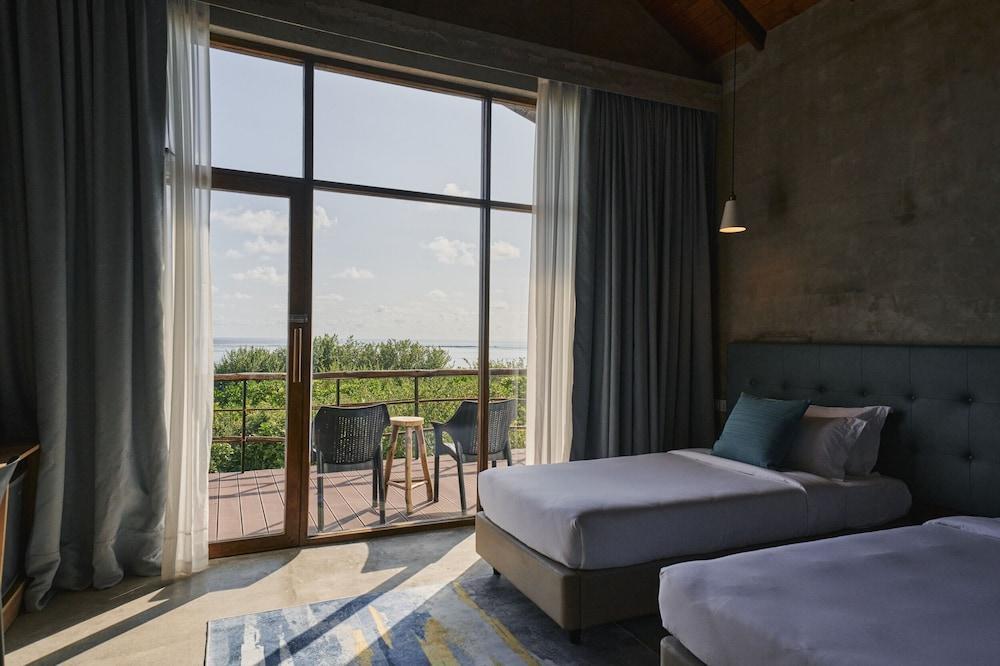 Araaik Beach Village Room Type - Superior Double or Twin Room, Lagoon View