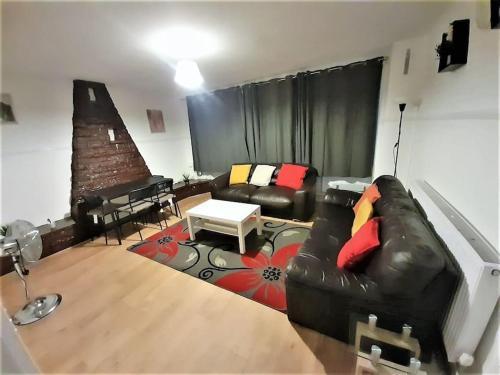 London Zone 1, 3bedroom with a garden - Tap to explore photos
