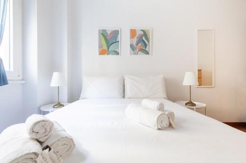 Hostly - Trieste Suite Apartment - Tap to explore photos