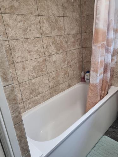 Cozy House with Free Parking & WiFi near Maryland Station - Tap to explore photos