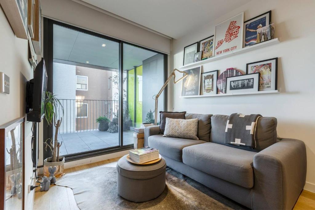 Urban Escape on Smith Street with Balcony & Parking - Tap to explore photos
