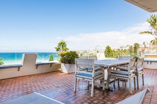 Bondi Beachfront Lifestyle - Ocean Views and Parking