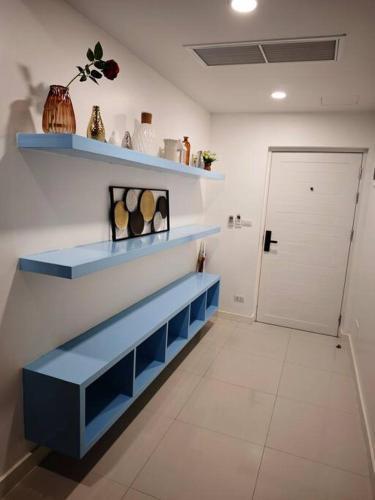 Karon Beach Large 2 bedrooms & living room Seaview apartment - Tap to explore photos