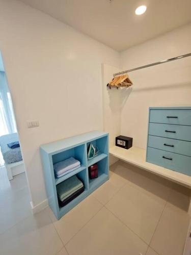 Karon Beach Large 2 bedrooms & living room Seaview apartment - Tap to explore photos