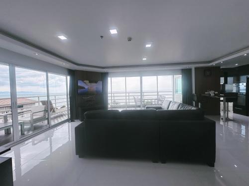 Amazing big balcony Seaview Dontan beachfront - Tap to explore photos
