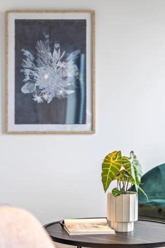 Stunning Stature Southbank 2bed - Tap to explore photos