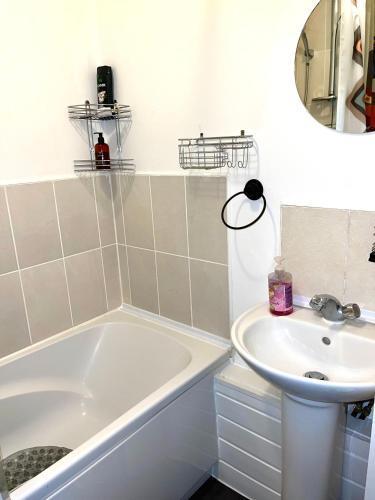 Norwich Apartment - Cosy & Comfortable 1 Bedroom - Tap to explore photos