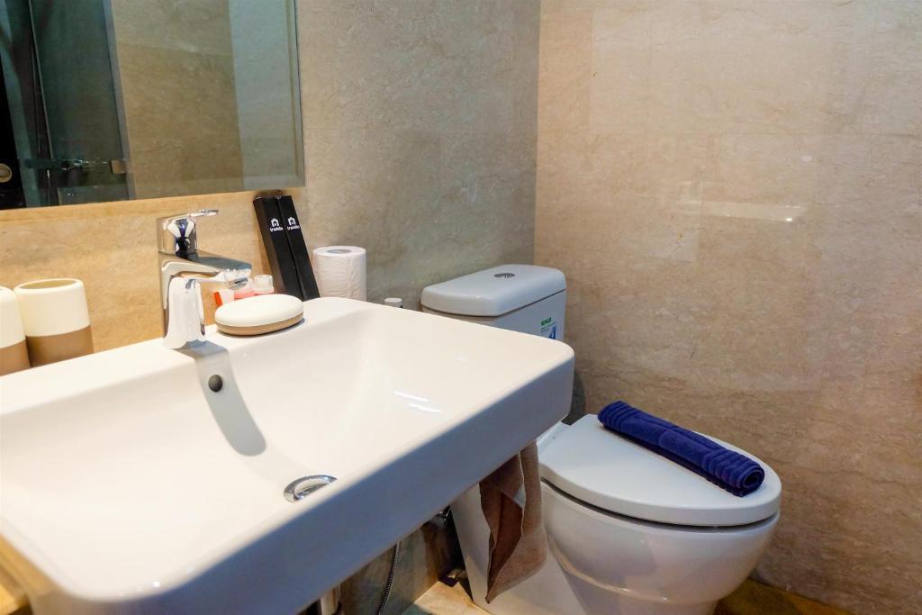 Exclusive Studio Apartment at Menteng Park By Travelio - Tap to explore photos