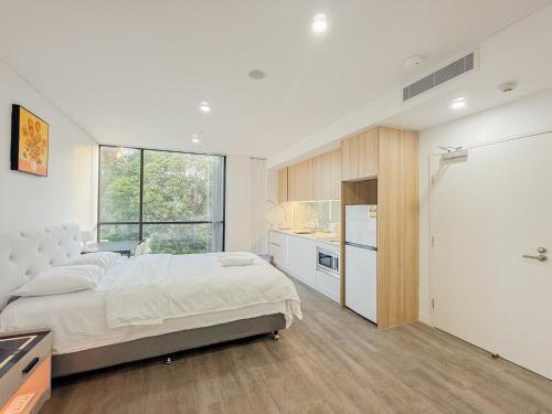St Luke's Square Service Apartment - Tap to explore photos