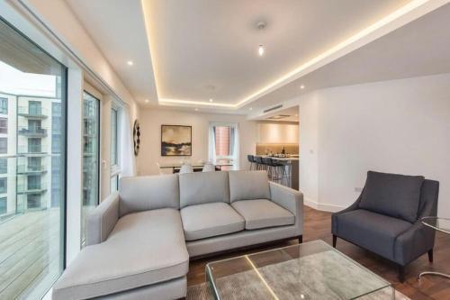 Stylish 3 Bed Apartment Gem in Central London - Tap to explore photos