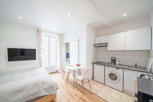Studio Roger - Montparnasse Paris 14th - Tap to explore photos