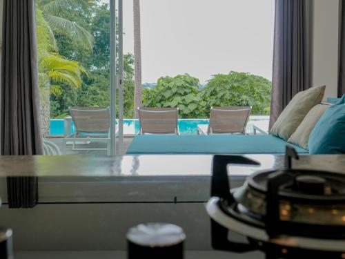 Modern 5Br OG Villa Private Pool & Jungle View - Tap to explore photos
