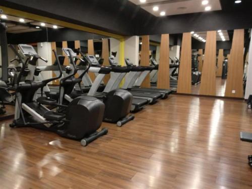Marvelous Studio Signature Park Grande Apartment By Travelio Room Type - Long Stay Offer 30 Nights at Studio Apartment