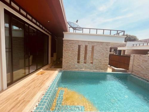 2 Bedrooms Private Pool Villa Rawai close to beach - Tap to explore photos