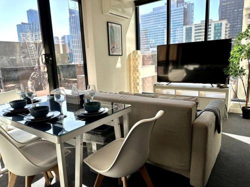 Chinatown 2BR Sanctuary - Tap to explore photos