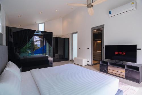 Spacious 4BR Pool Villa at Grand View in Bangtao - Tap to explore photos