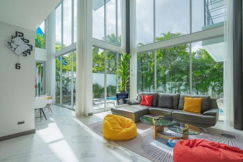 Spacious 4BR Pool Villa at Grand View in Bangtao