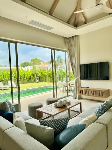 Luxury 3 Bedroom Pool Villa - Tap to explore photos