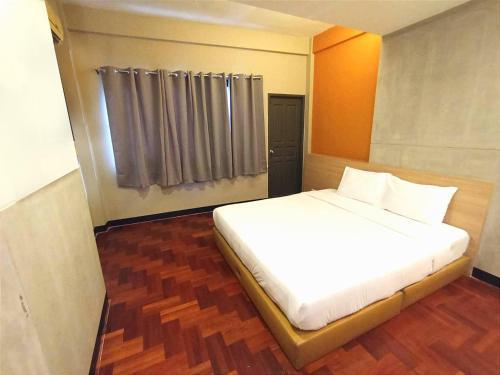 GO INN Silom BTS Surasak โกอินน์ สีลม บีทีเอส สถานีสุรศักดิ์