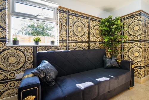 Lux Versace 1 Bed, Hot Tub, Pool Table, Sky Tv - Tap to explore photos