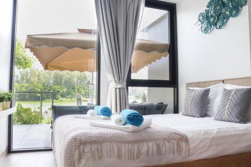 Cassia 3BR with Terrace Sea view apt by NLA - Tap to explore photos