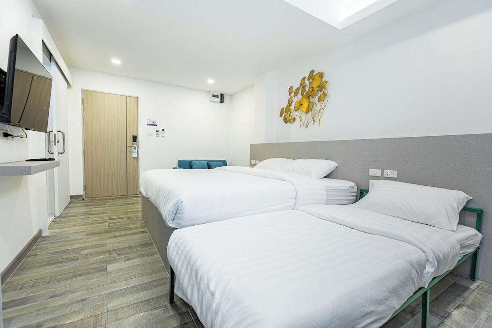 P9 Ratchada Hotel Room Type - Family Triple Room