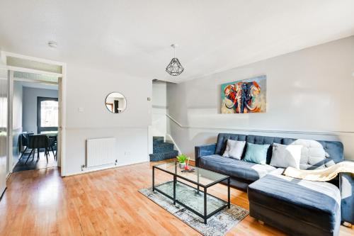 Luxe 2 bed house in London - Free parking - Tap to explore photos
