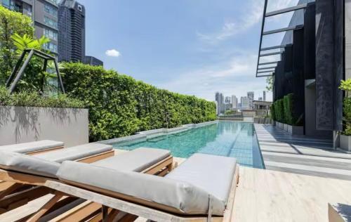 Luxury condo right next to BTS Thonglor!
