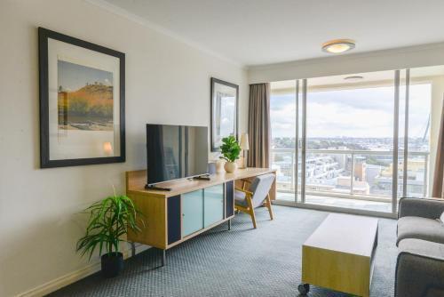Stunning Apartment With High-Level Views - Tap to explore photos