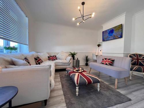 By Buildersbeds - Heaton House 2 Bedrooms - Tap to explore photos