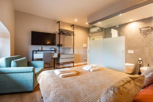 LUMINA3 Luxury Room ROME - Tap to explore photos