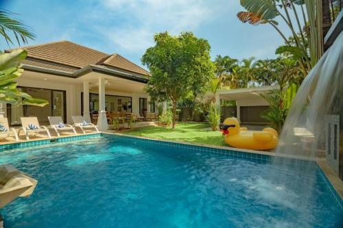 Ray Ray Villa by G Estate Phuket