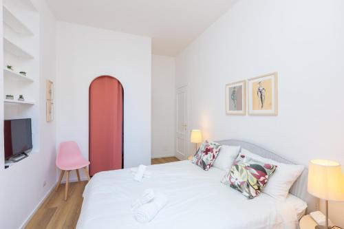 San Lorenzo Style Apartment - Tap to explore photos