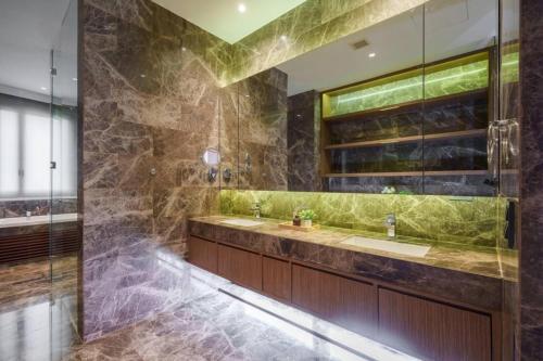 Ekkamai Luxury Villa with Home Cinema - Tap to explore photos