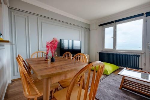 Central Apartment with Bosphorus View - Tap to explore photos