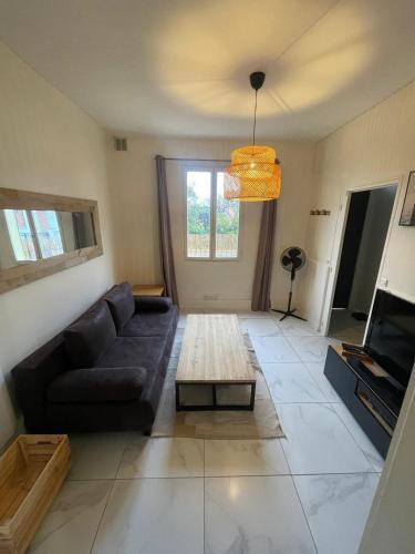 Appartement moderne à Bagnolet, 60 m² avec Jacuzzi - Tap to explore photos